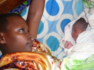 גרייס והבת שלה - שעות ספורות לאחר הלידה